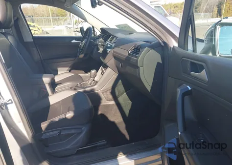 2020 Volkswagen Tiguan 2.0T Se/2.0T Se R-Line Black/2.0T Sel z USA, uszkodzony, nr VIN 3VV2B7AX3LM149352